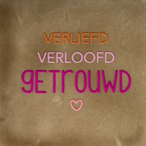 tegeltje verliefd verloofd getrouwd taupe/knalroze(oranje-warmroze)