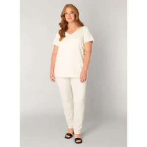 Base level curvy Lilly