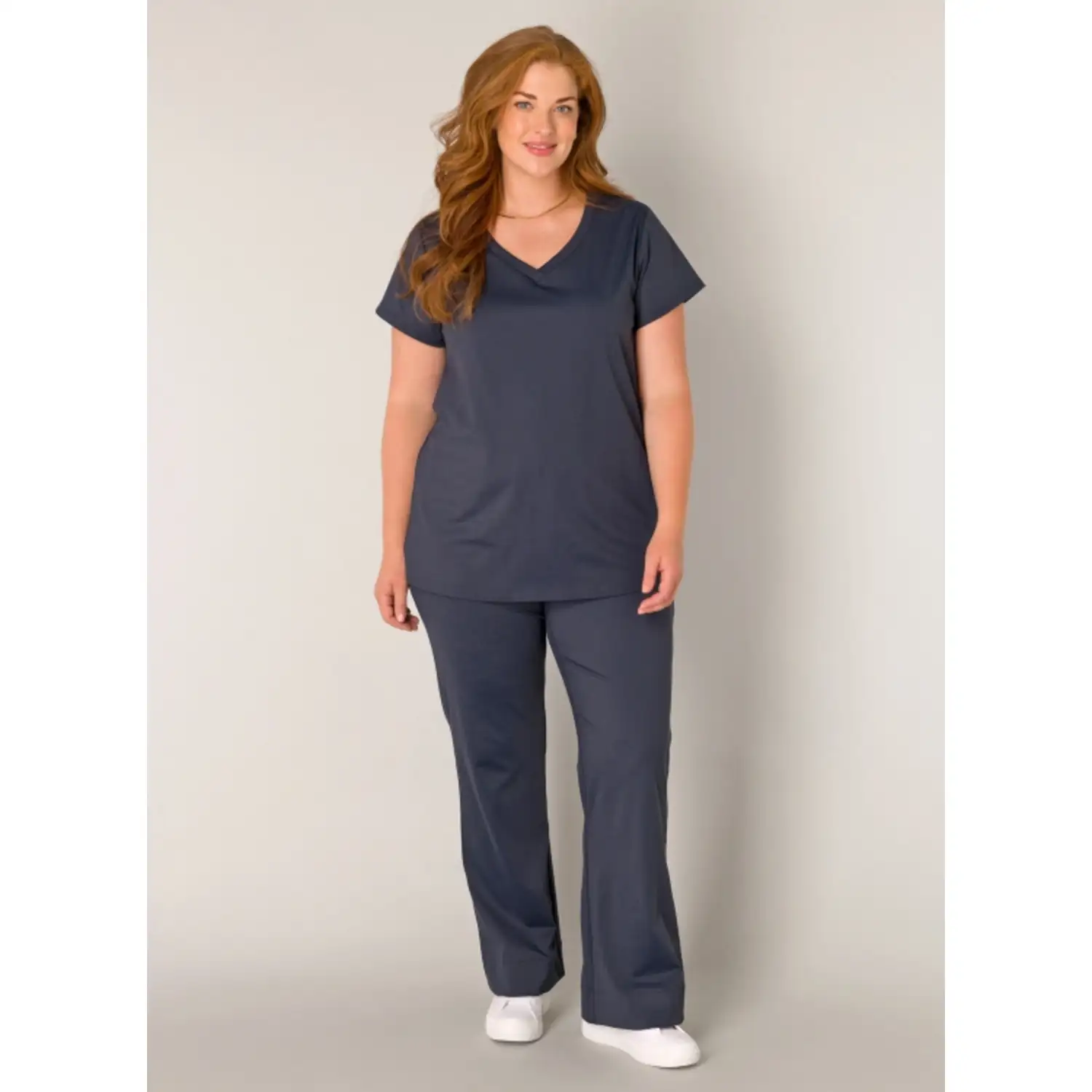 Base level curvy Lilly