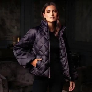Oversized tussen jas met rits sluiting en steekzakken met pofmouw aubergine
